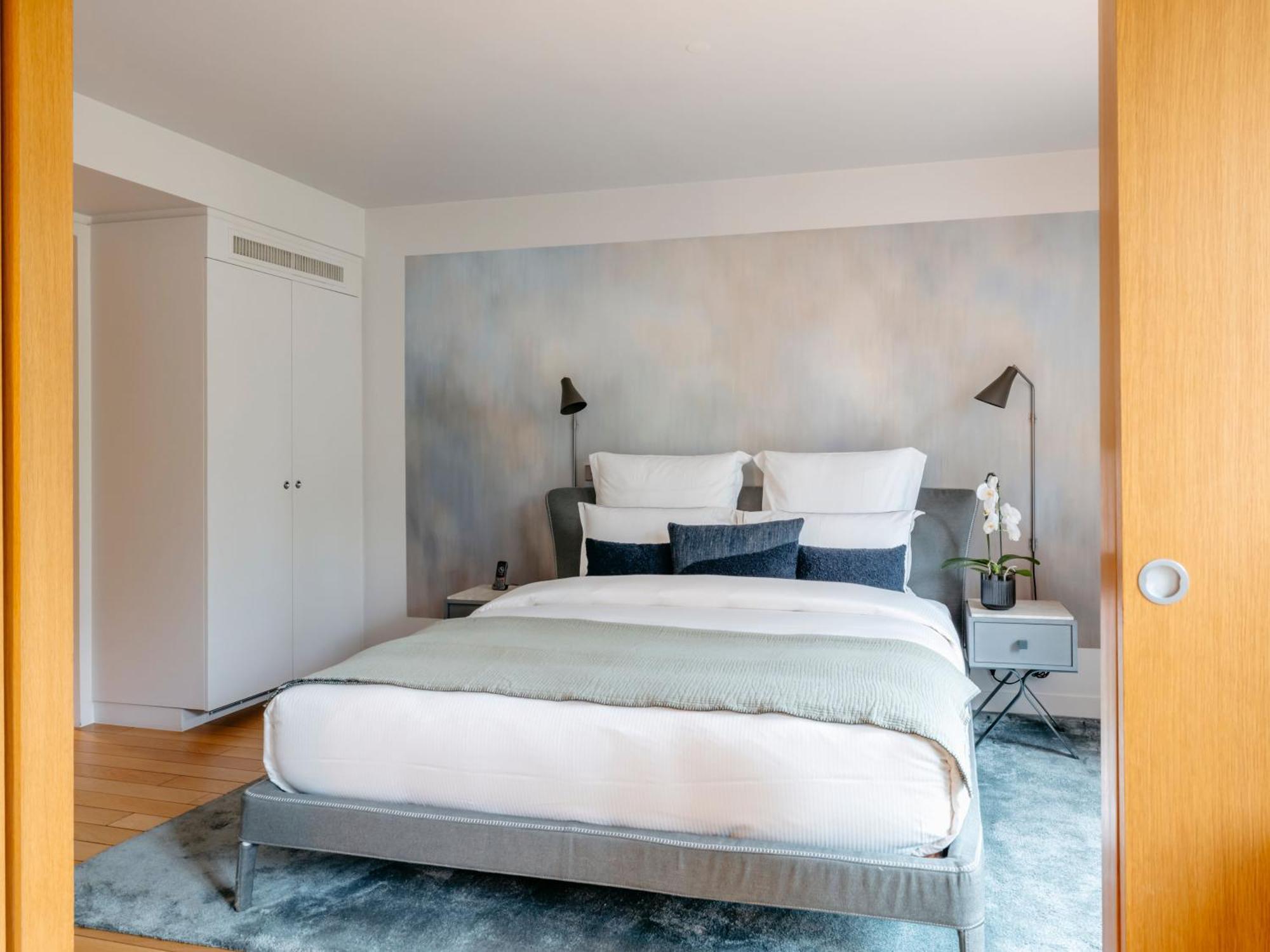 De Pourtales Aparthotel 5*