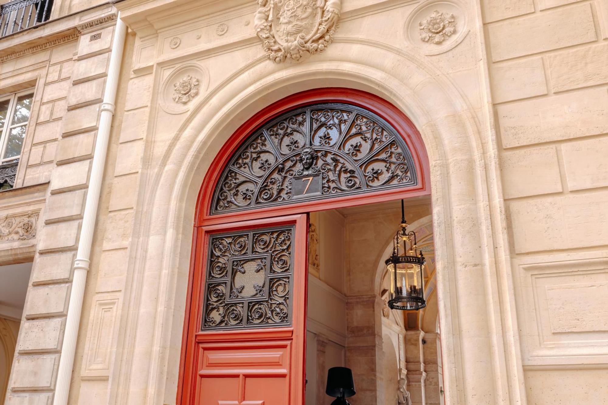 De Pourtales Aparthotel 5*